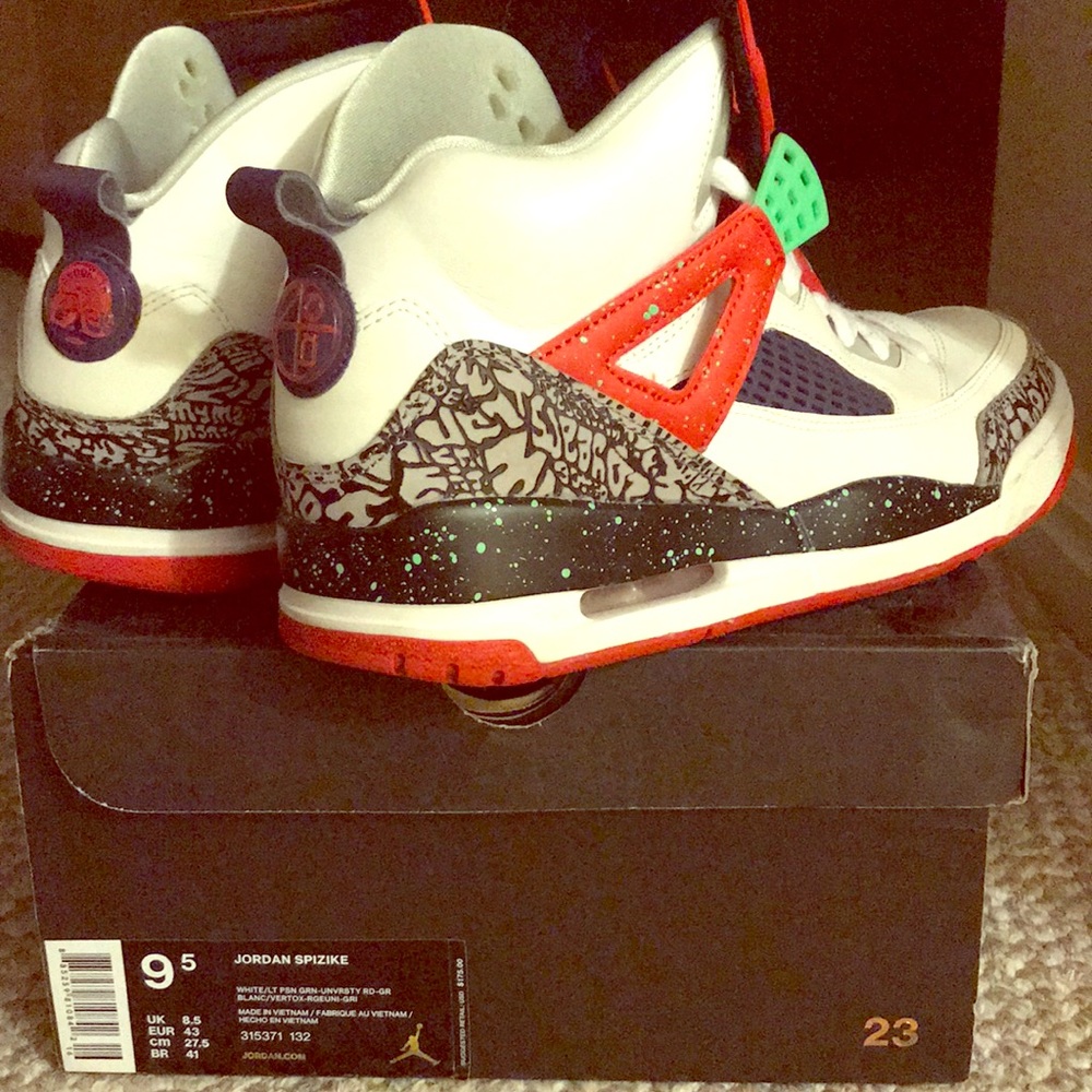 Jordan Spizike White/LT poison green- men’s 9.5